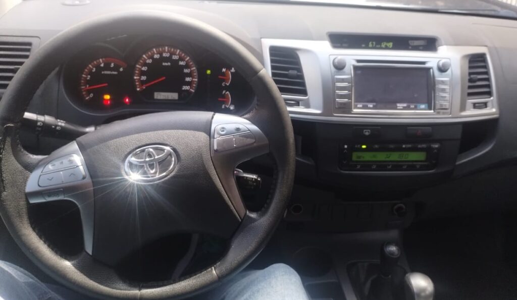 Toyota Hilux SRV 3.0 TDI 4x4 2013/2014